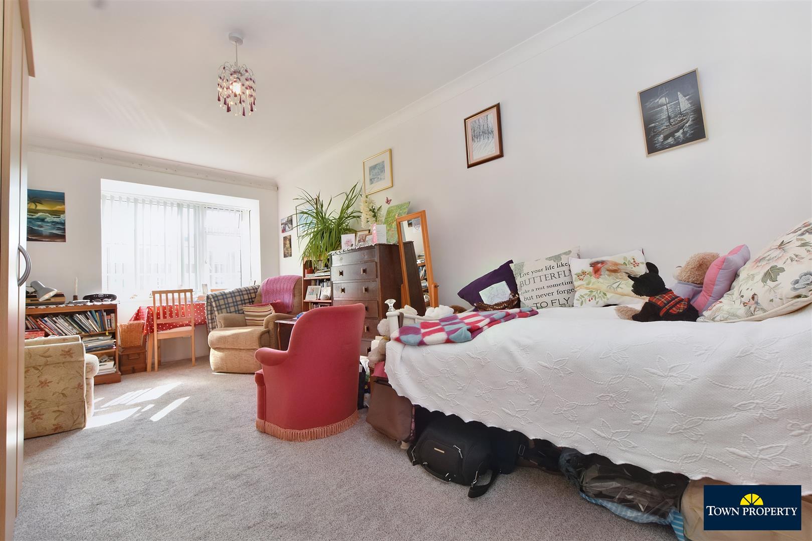 Property Details for Hartington Place Eastbourne BN21 3BW Town